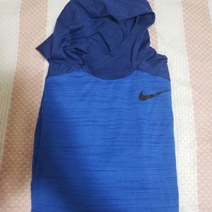 longsleeve hooded pullover